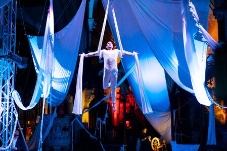 Stage lighting with wash and spotlights