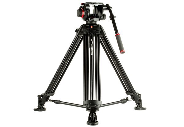 Video tripod with fluid head